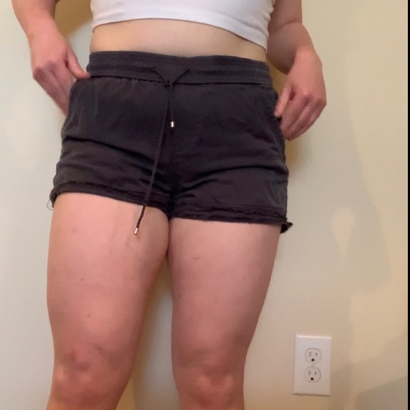 Size medium shorts from Loft. - Picture 2 of 5